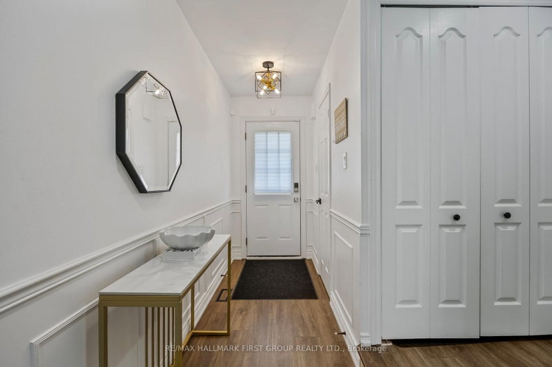 216 - 10 Bassett Boulevard