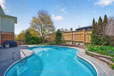 2 Dunbar Drive