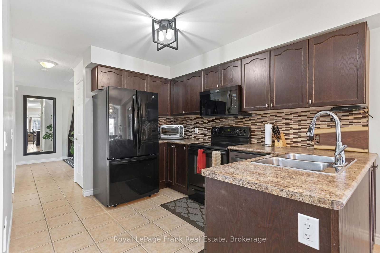 1340 Wadebridge Crescent • Oshawa, ON photo 8