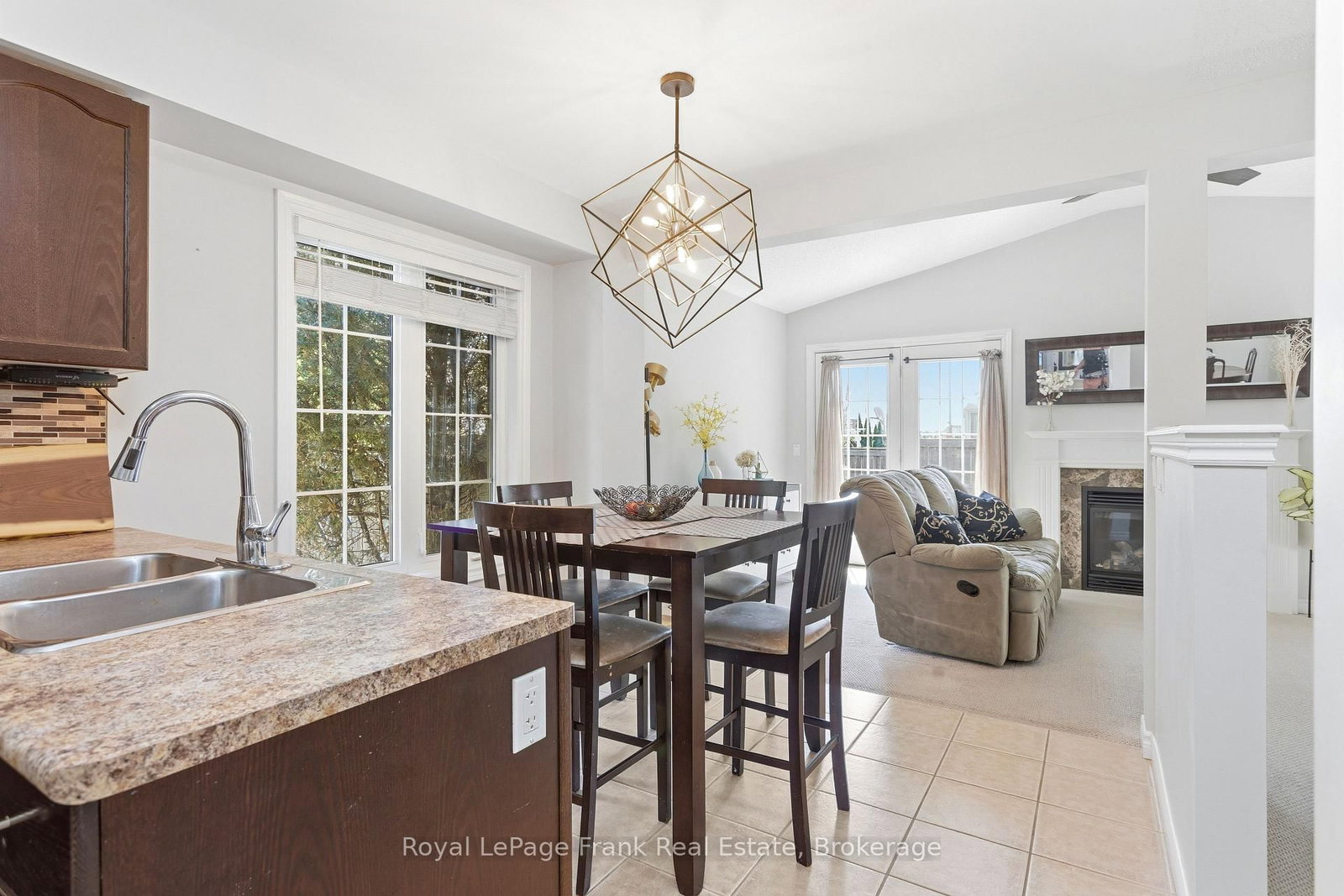 1340 Wadebridge Crescent • Oshawa, ON photo 9