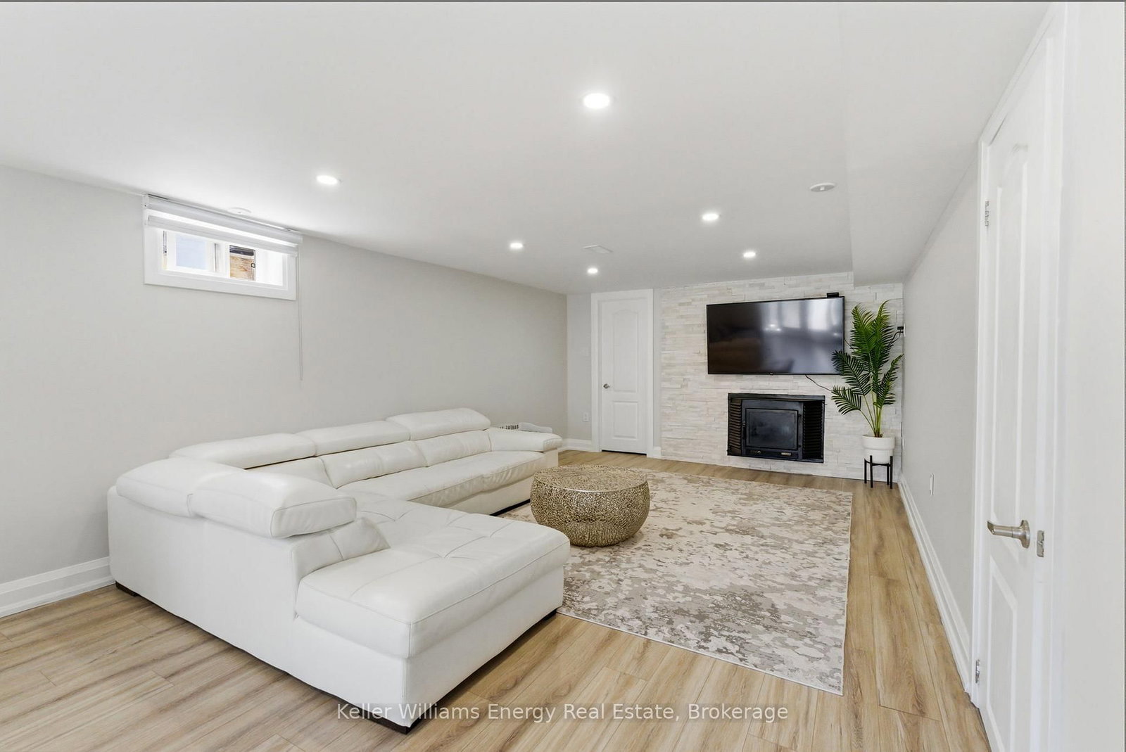 297 Grandview Street S • Oshawa, ON photo 20