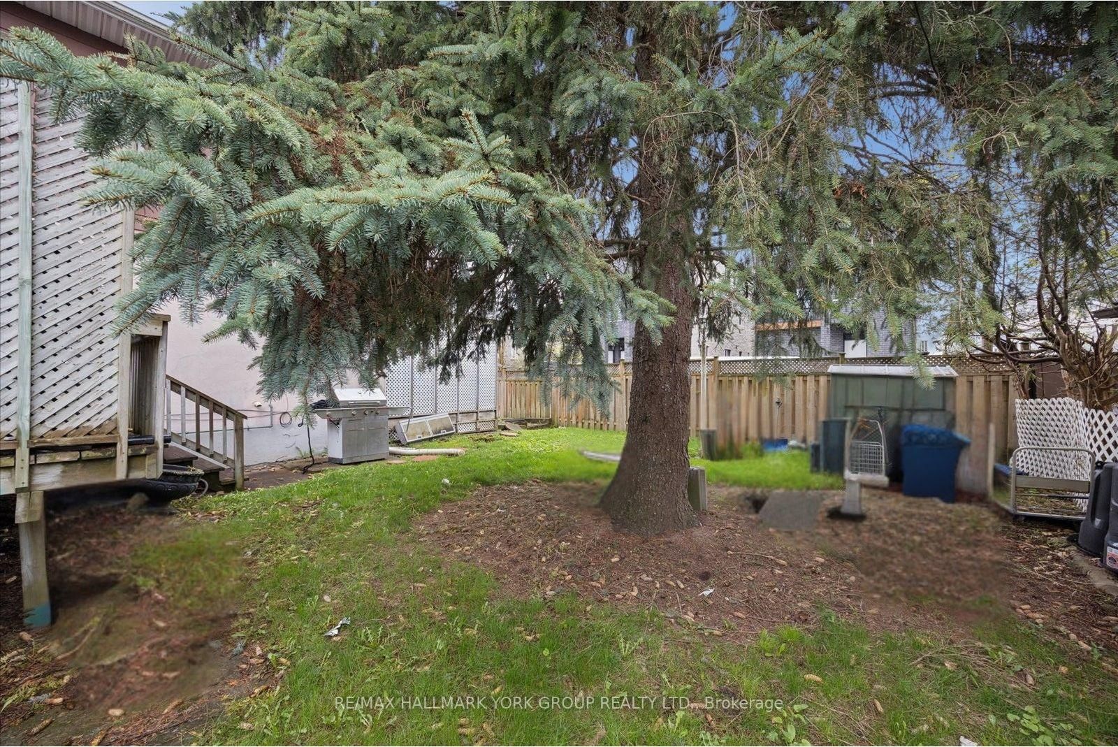 226 Cromwell Avenue • Oshawa, ON photo 11