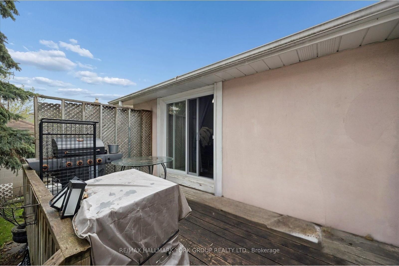 226 Cromwell Avenue • Oshawa, ON photo 8