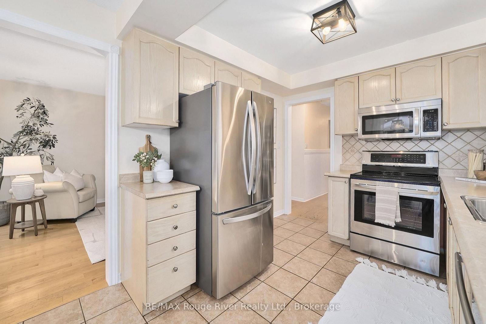 100 Queen Street • Clarington, ON photo 17