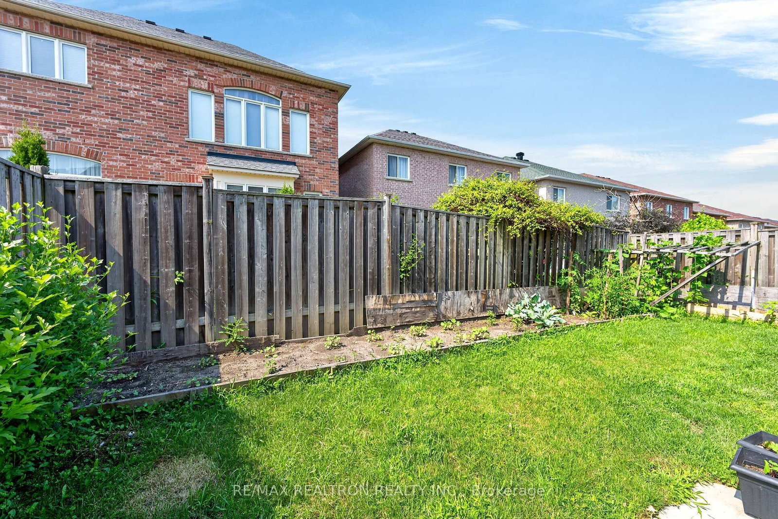 18 Sivyer Crescent • Ajax, ON photo 24