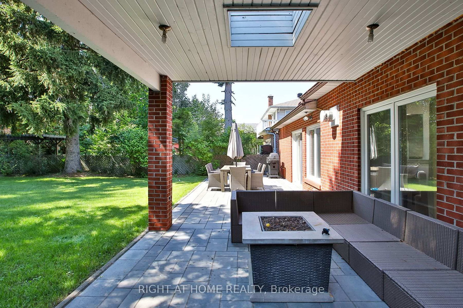 34 Scarcliff Gardens • Toronto, ON photo 31