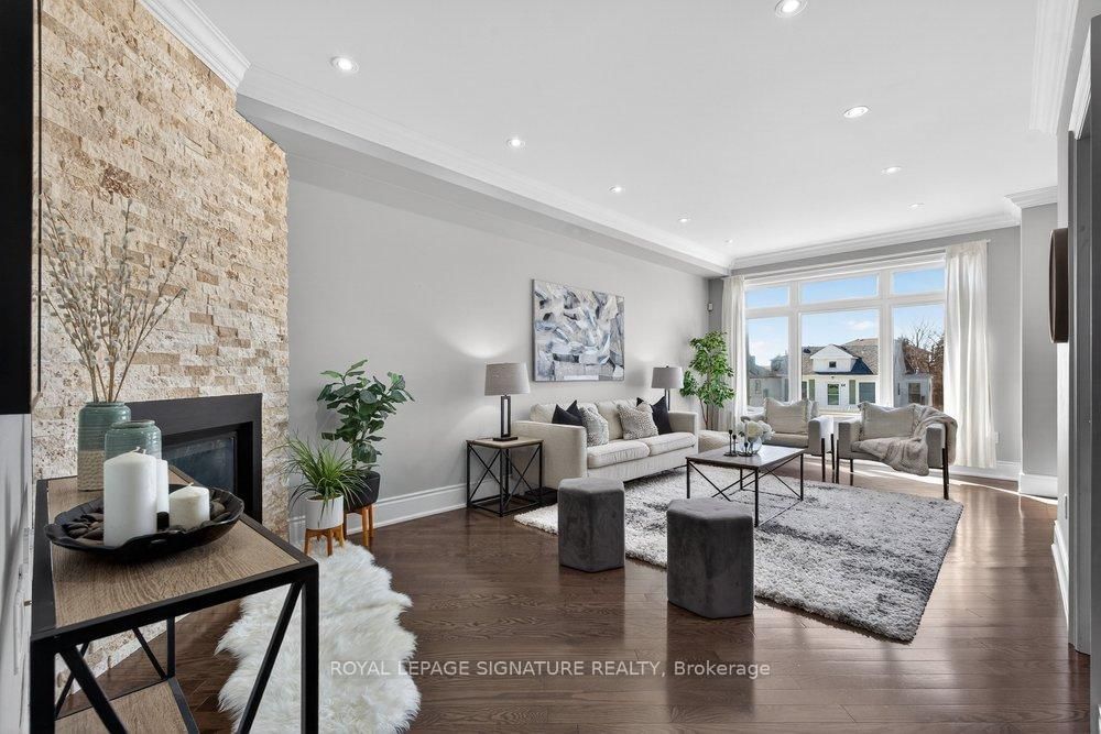 Upper-61B Bexhill Avenue, Toronto, ON