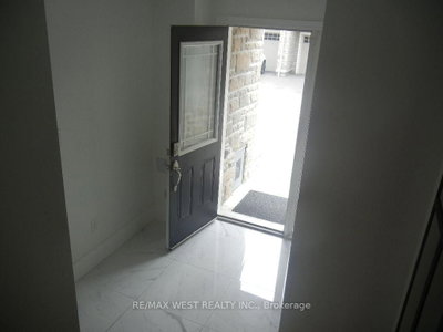 12 Waterstone Way • Whitby, ON photo 2