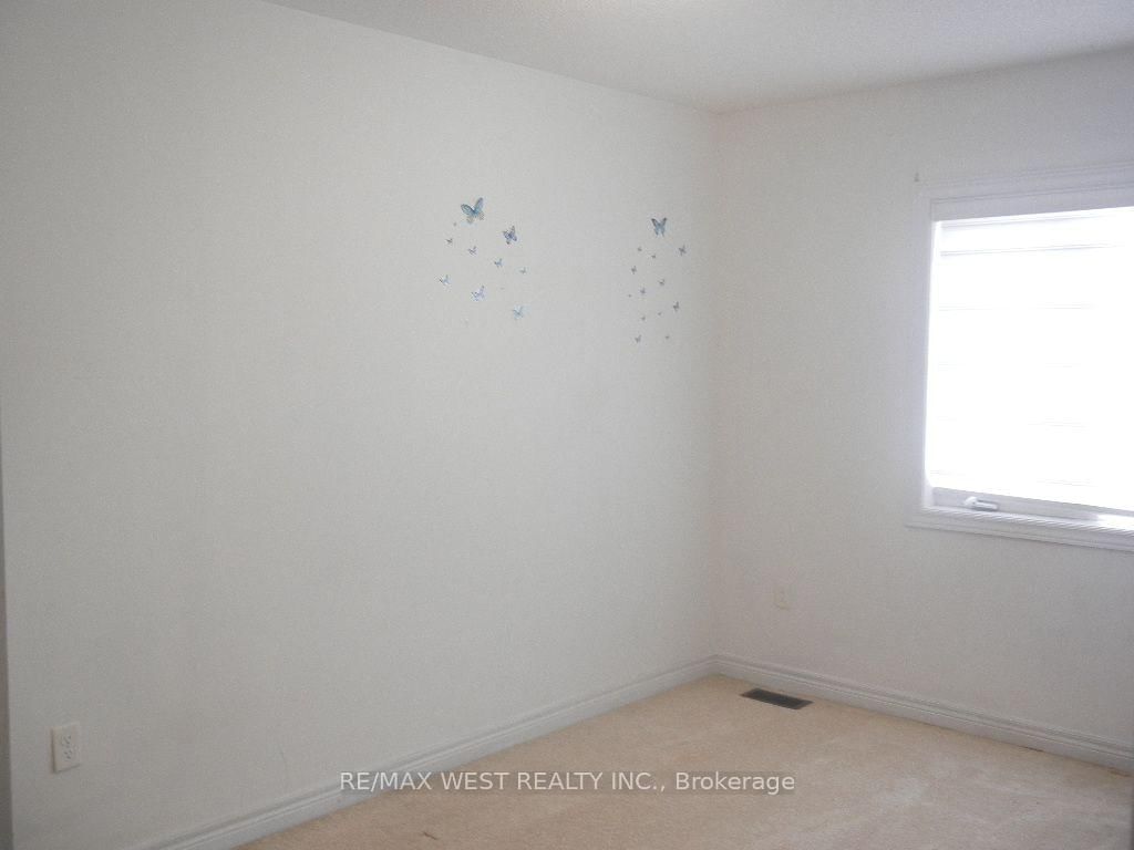12 Waterstone Way • Whitby, ON photo 21
