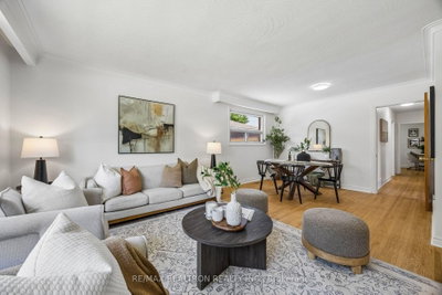 17 Chancellor Drive — photo 4