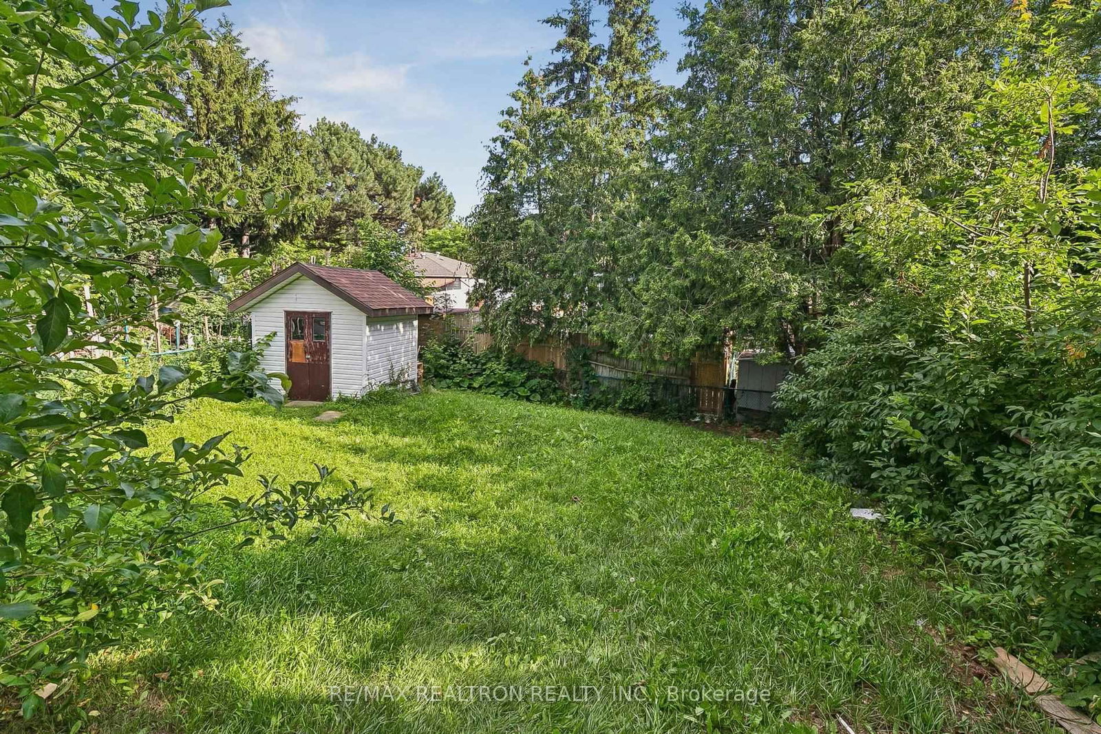 25 Whiteleas Avenue • Toronto, ON photo 38