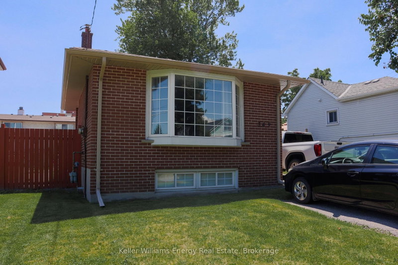 home for lease on Unit 1-349 Adelaide Avenue W