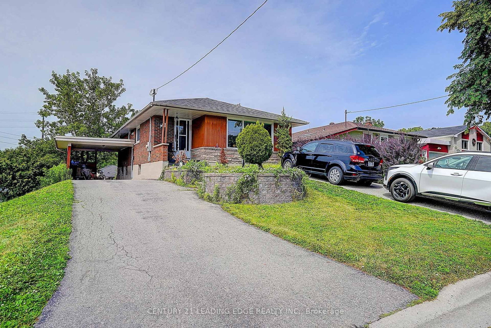 284 DOVER Street • Oshawa, ON photo 1