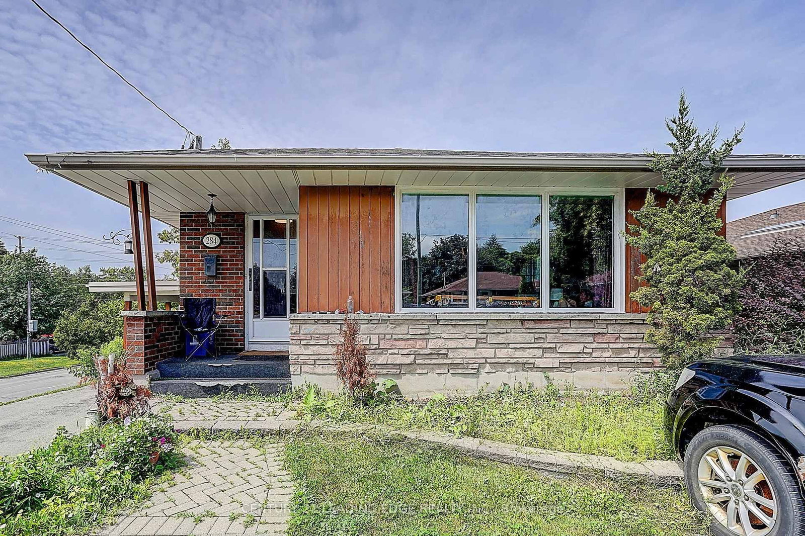 284 DOVER Street • Oshawa, ON photo 3