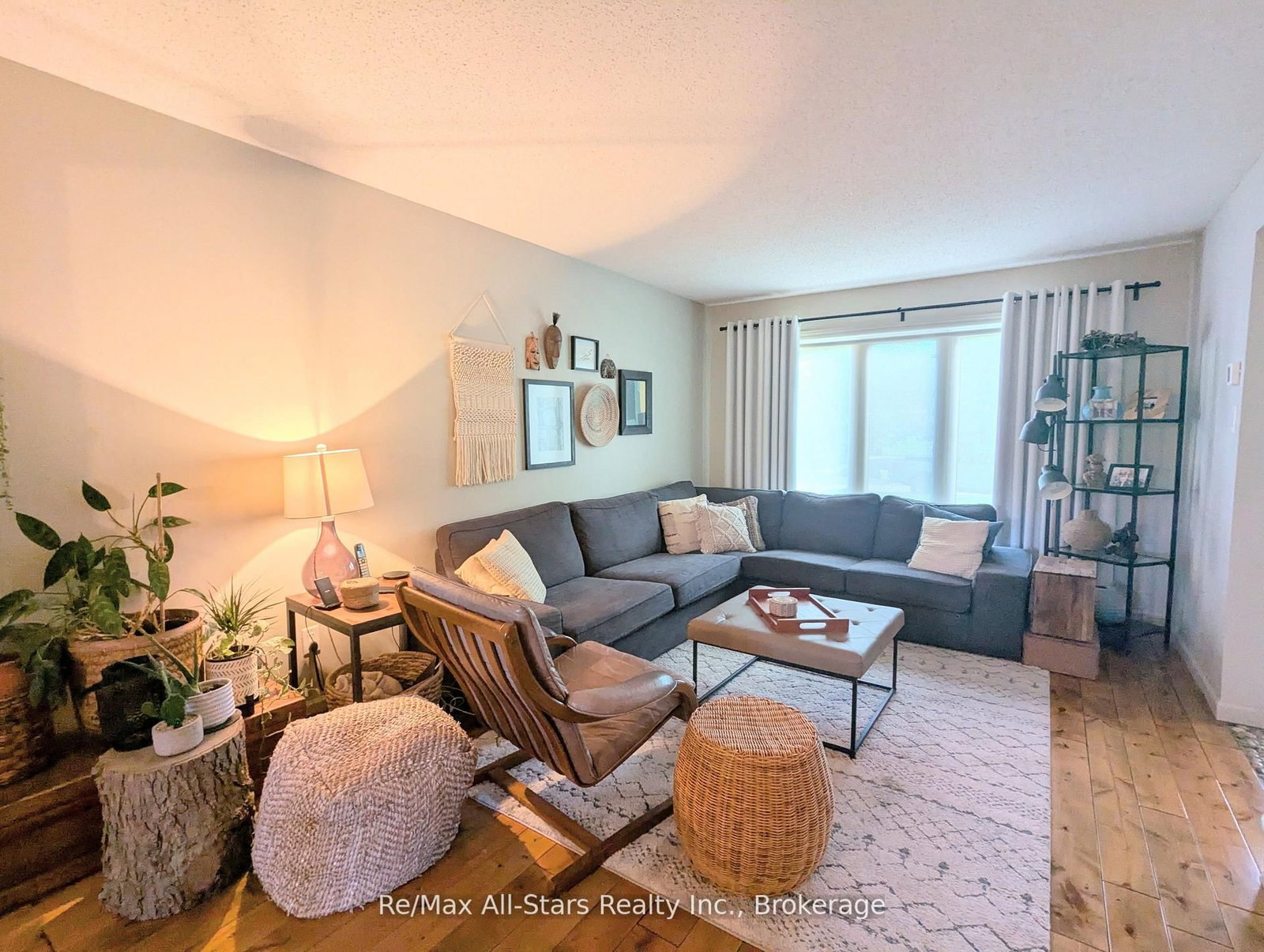20 Love Crescent • Ajax, ON photo 7
