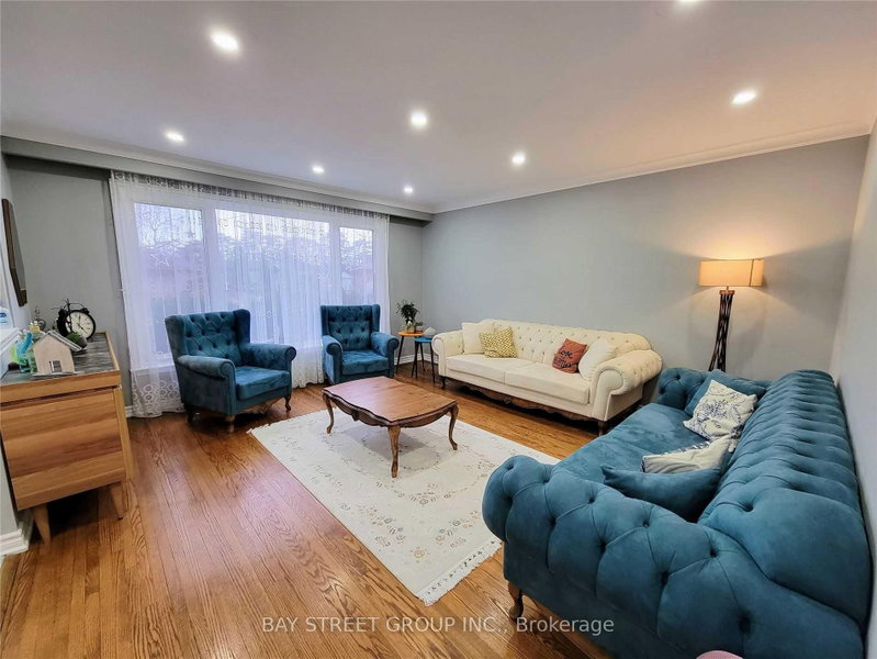 Unit Main — 23 Dalcourt Drive, Toronto