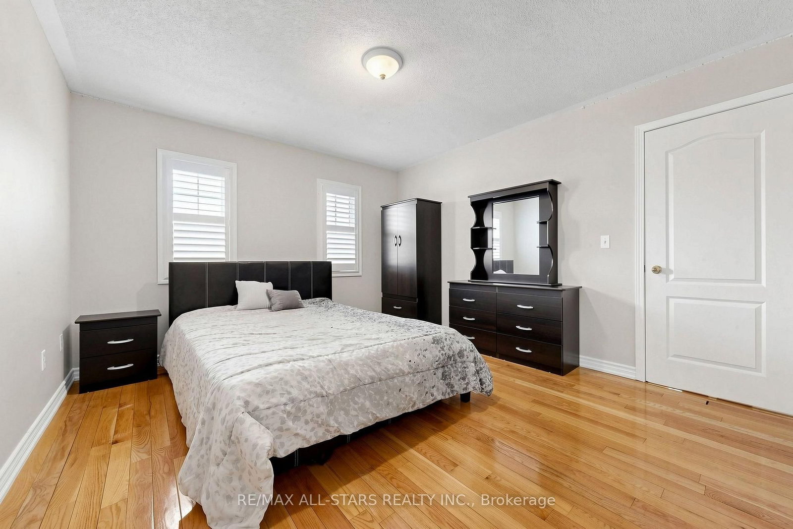 13 Boulderbrook Drive • Toronto, ON photo 19