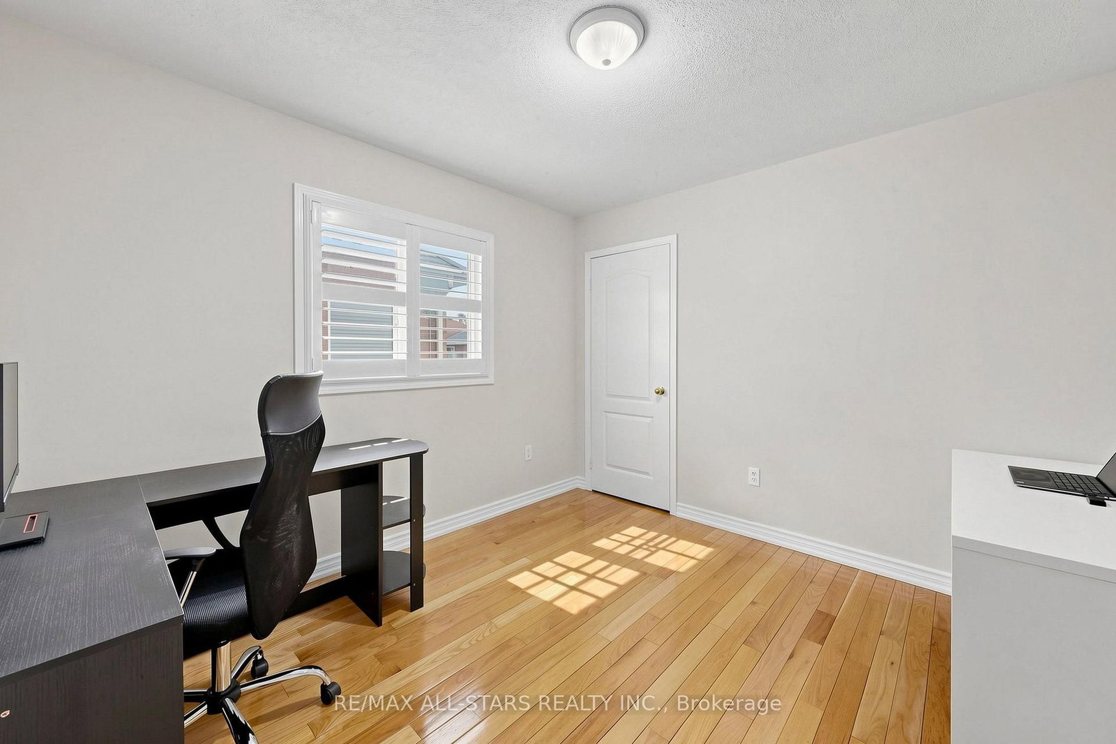 13 Boulderbrook Drive • Toronto, ON photo 23