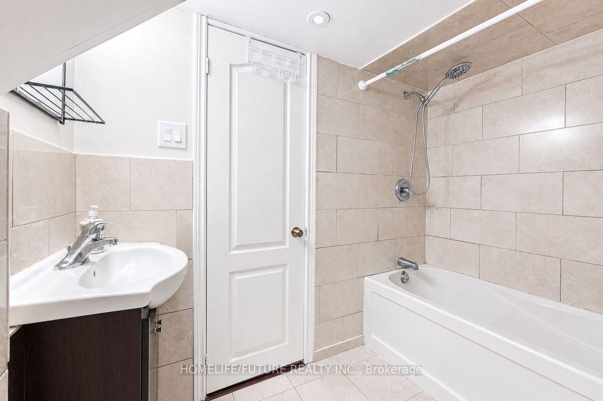 42 Marsdale Crescent • Toronto, ON photo 21