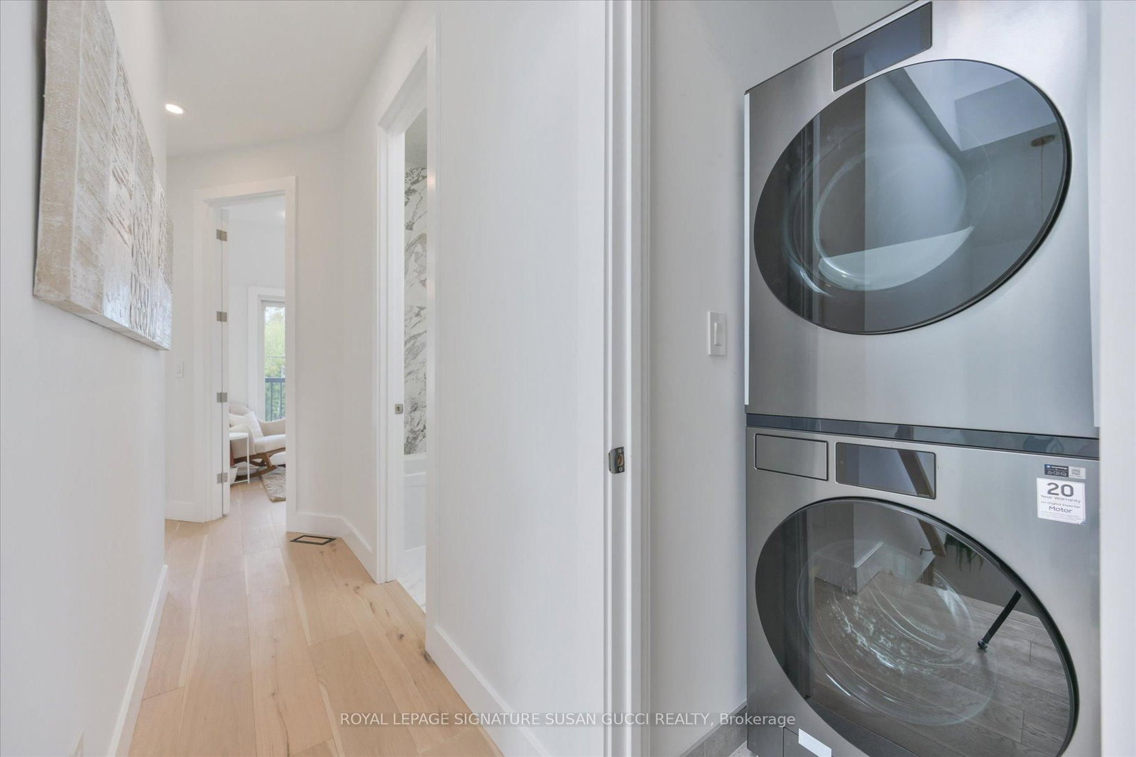 223 Queensdale Avenue • Toronto, ON photo 25