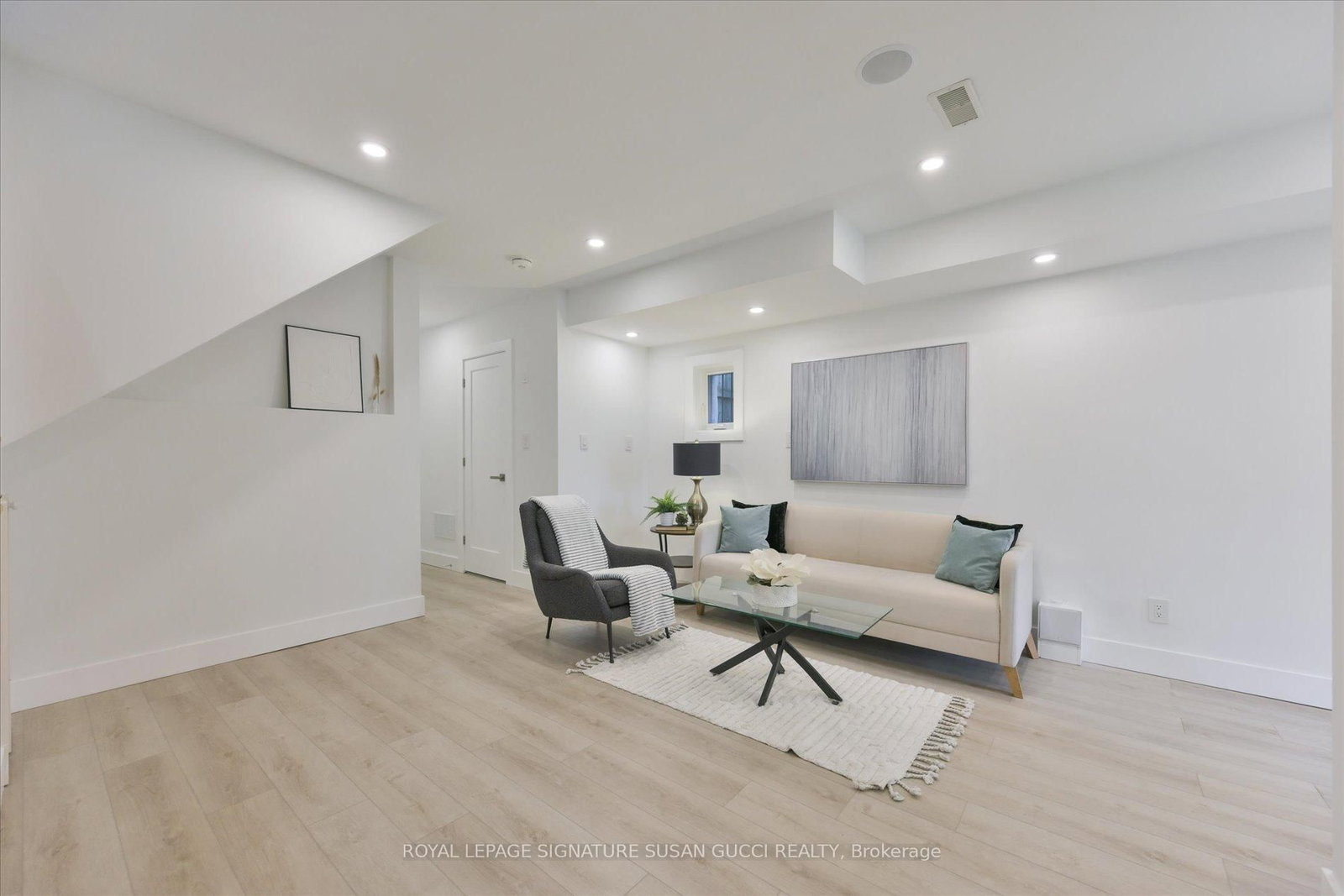 223 Queensdale Avenue • Toronto, ON photo 30