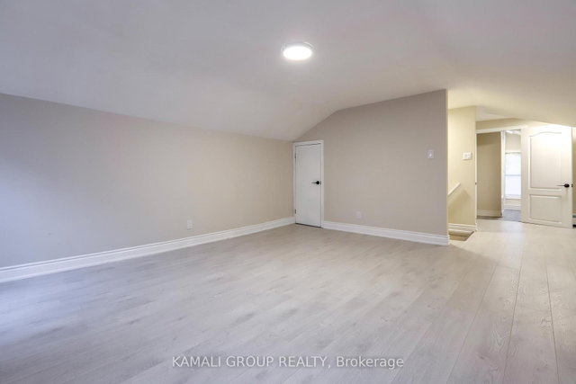 UNIT 3 - 81 McMillan Drive