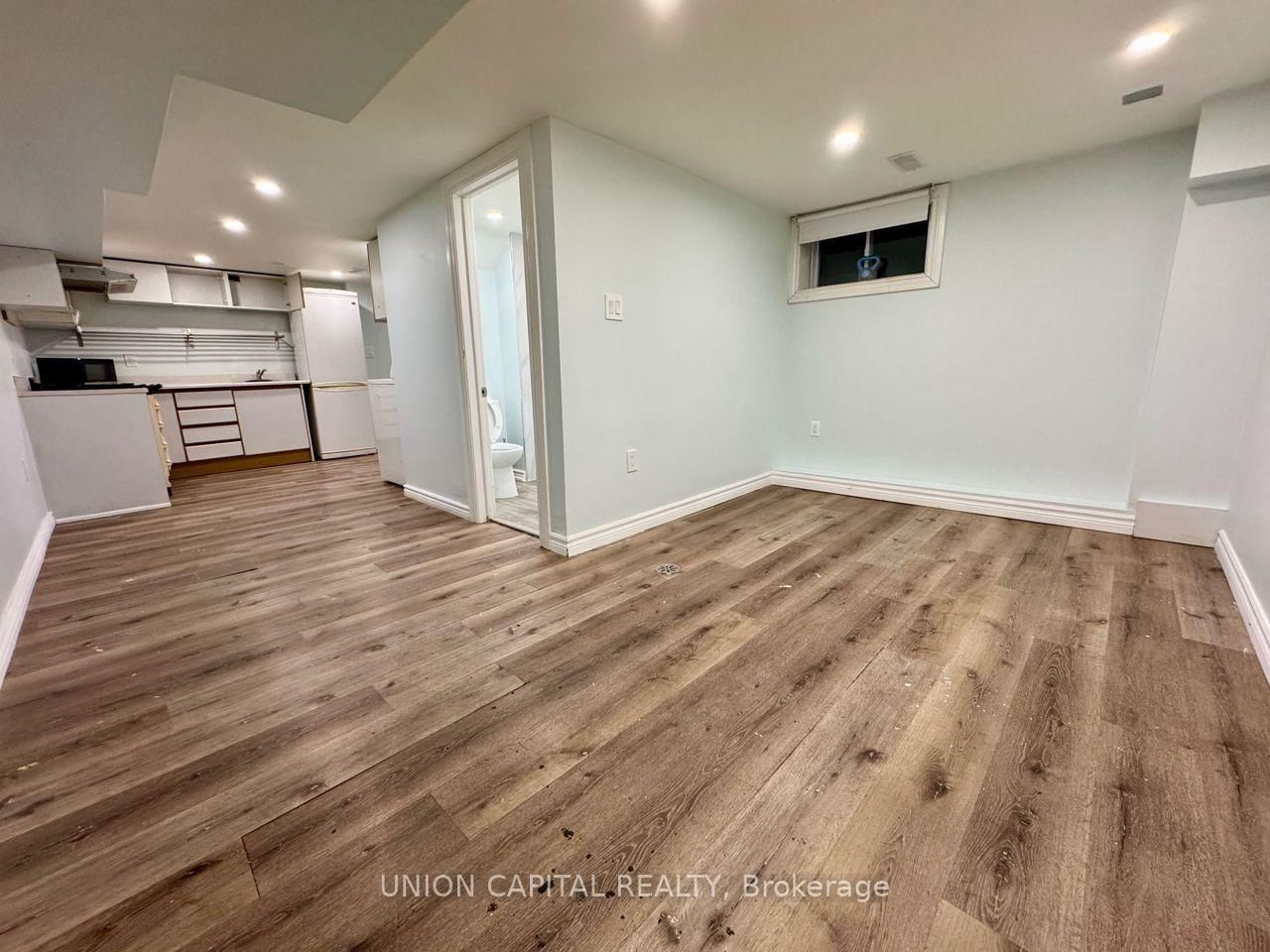 LOWER-96 Hiawatha Road, Toronto, ON