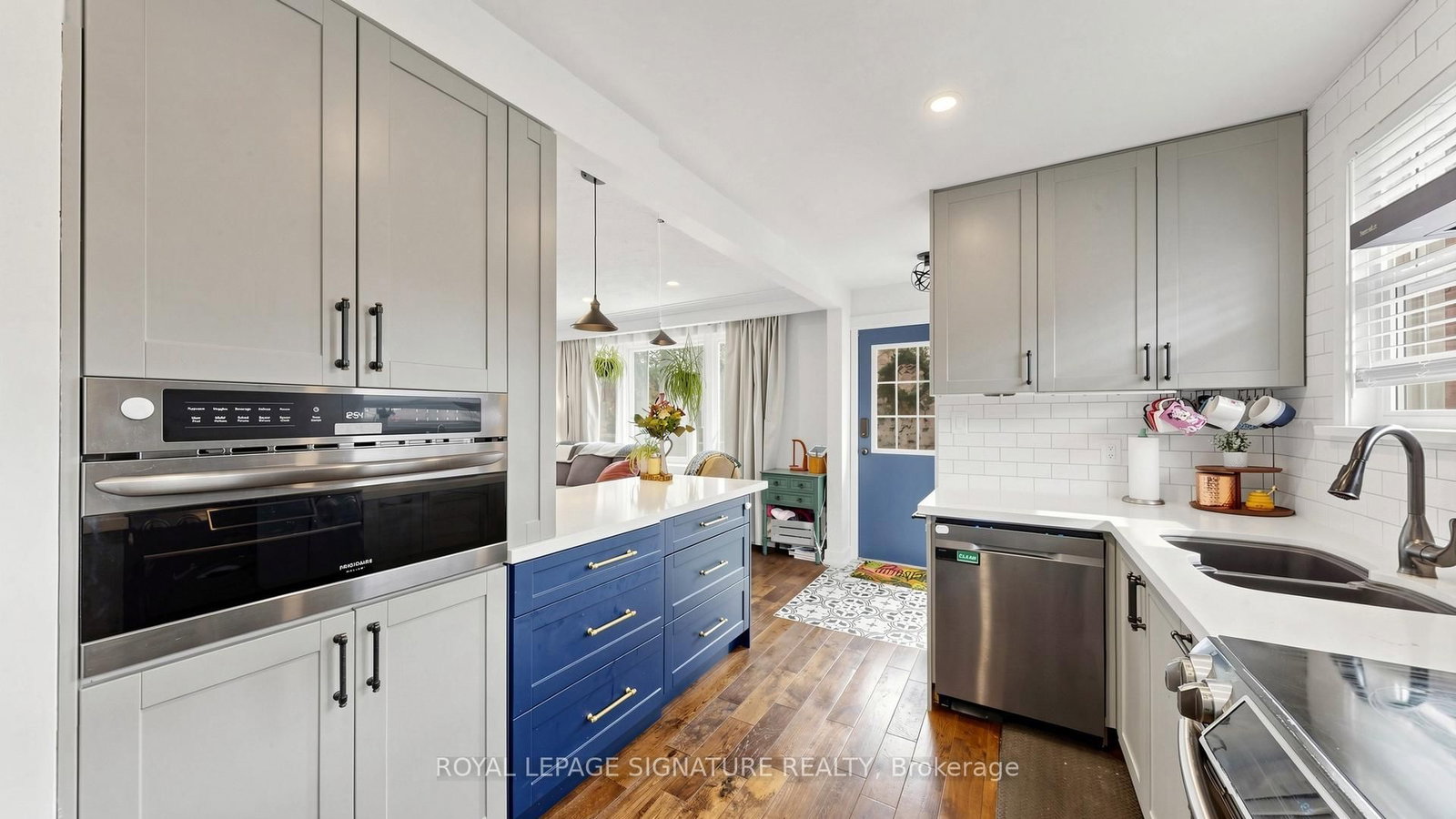 33 Neapolitan Drive • Toronto, ON photo 10