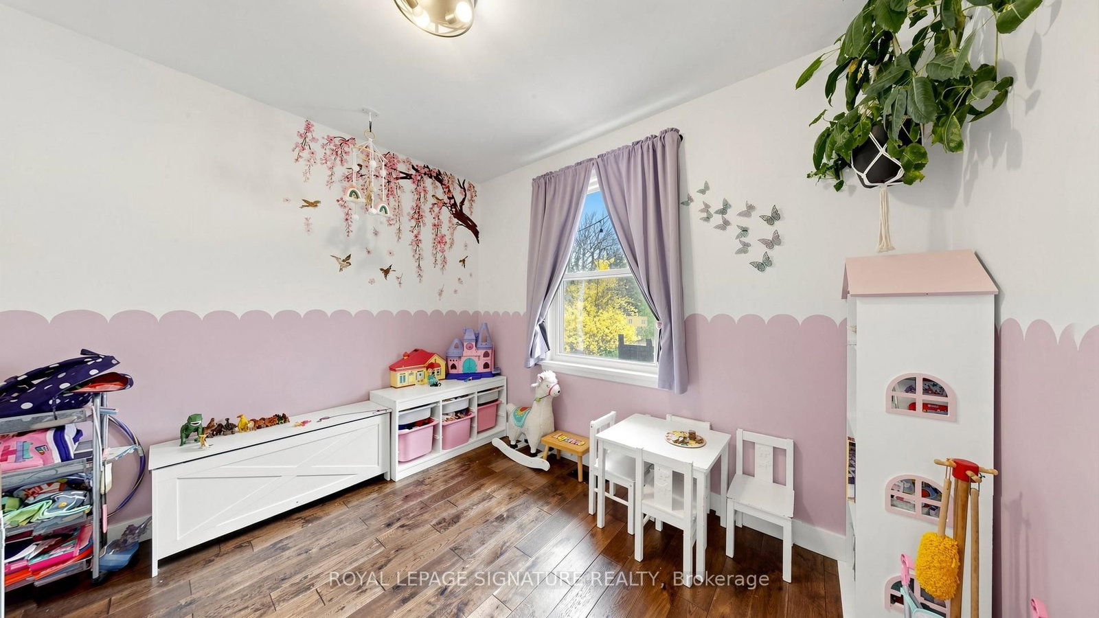33 Neapolitan Drive • Toronto, ON photo 16