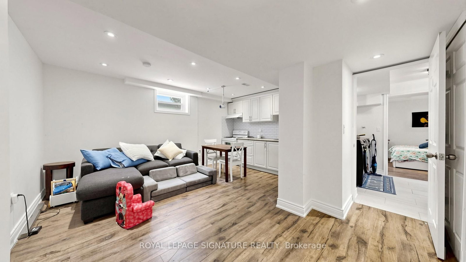 33 Neapolitan Drive • Toronto, ON photo 25