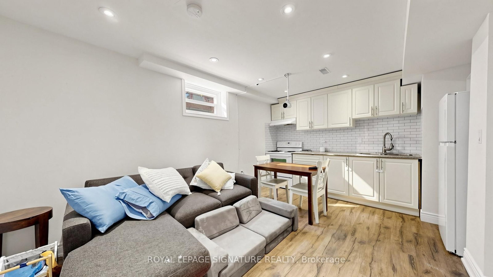 33 Neapolitan Drive • Toronto, ON photo 27
