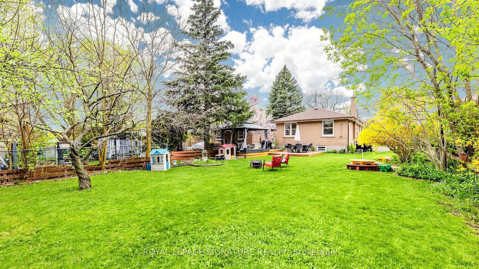 33 Neapolitan Drive • Toronto, ON photo 37