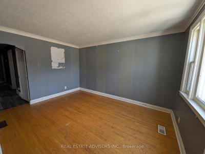 45 Pitt Avenue, Toronto, ON, photo 2