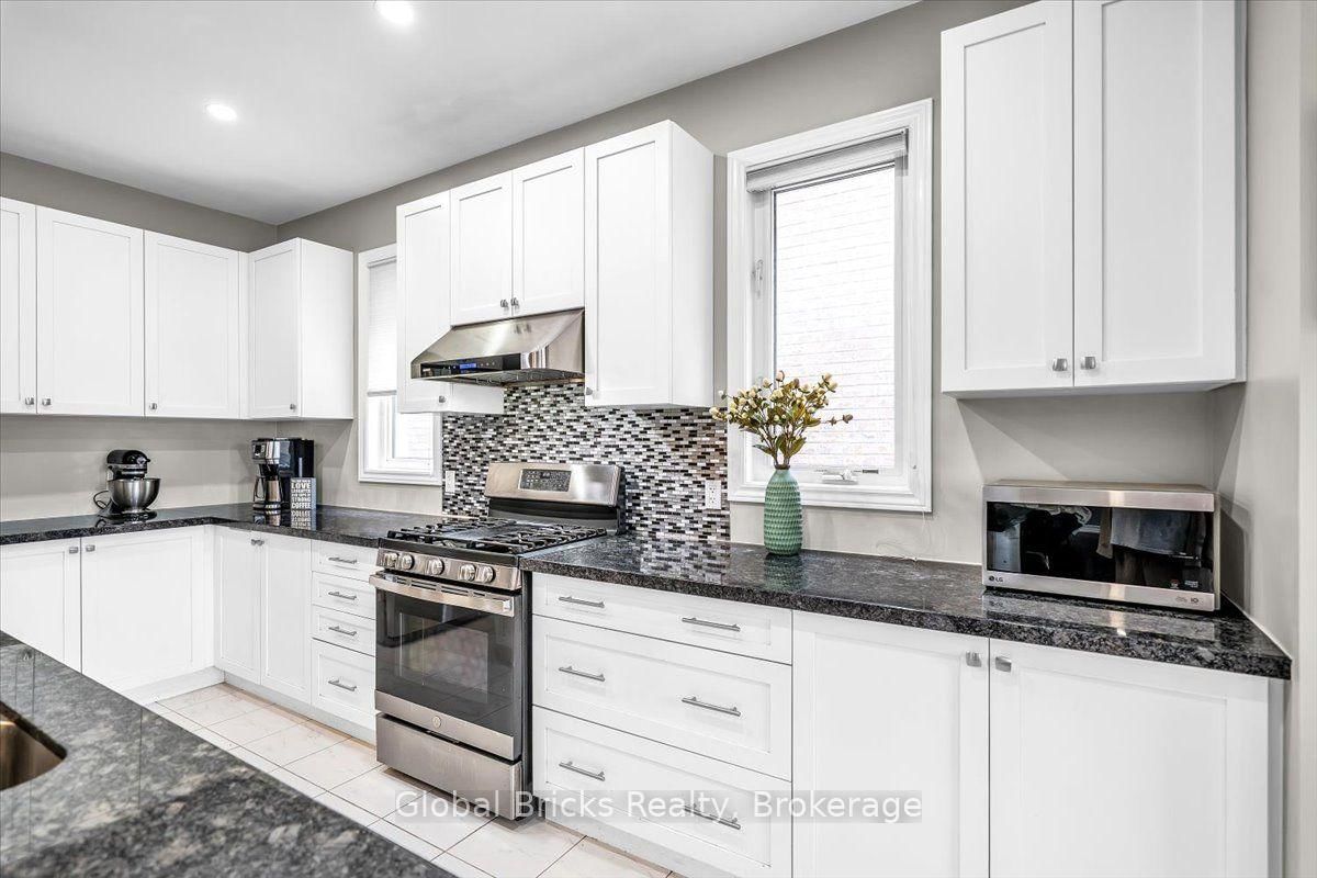 47 Holyrod Drive • Clarington, ON photo 19