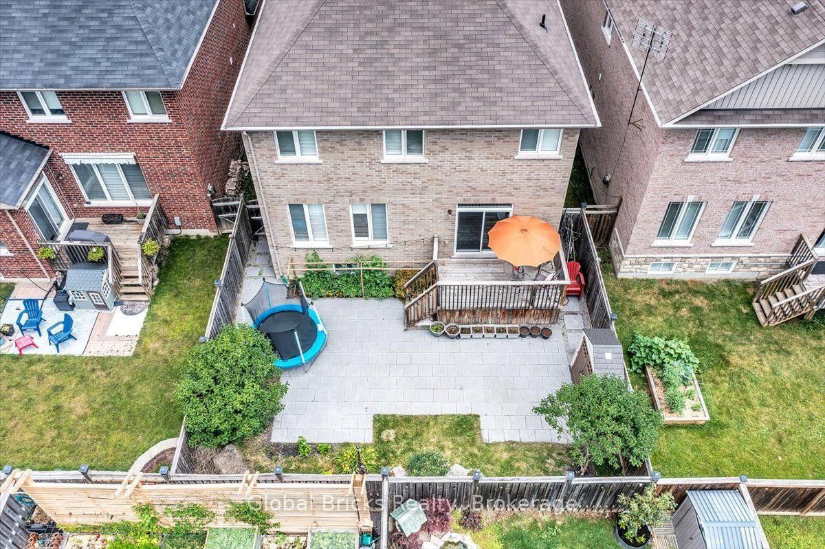 47 Holyrod Drive • Clarington, ON photo 47