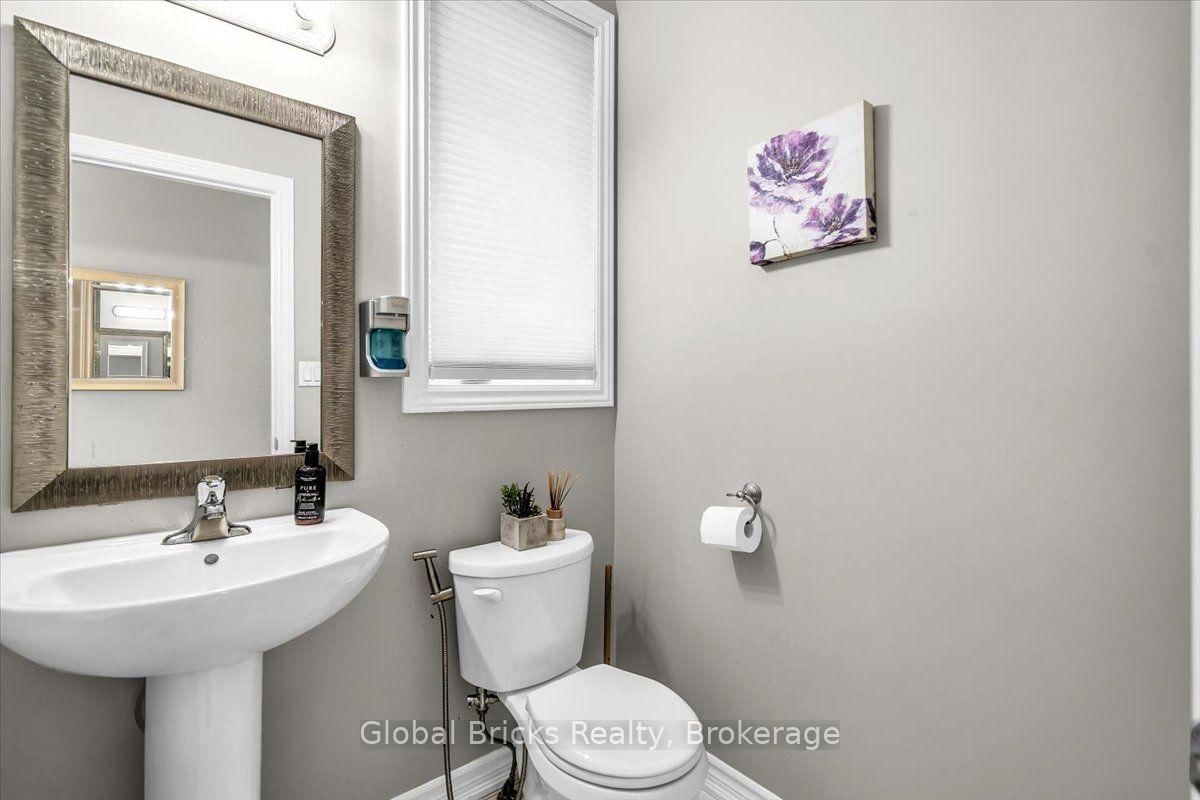 47 Holyrod Drive • Clarington, ON photo 8