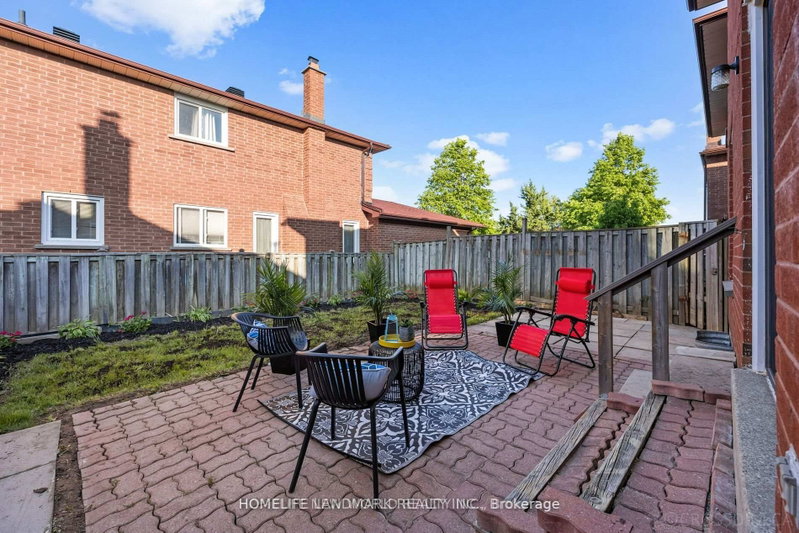 25 Lansbury Drive
