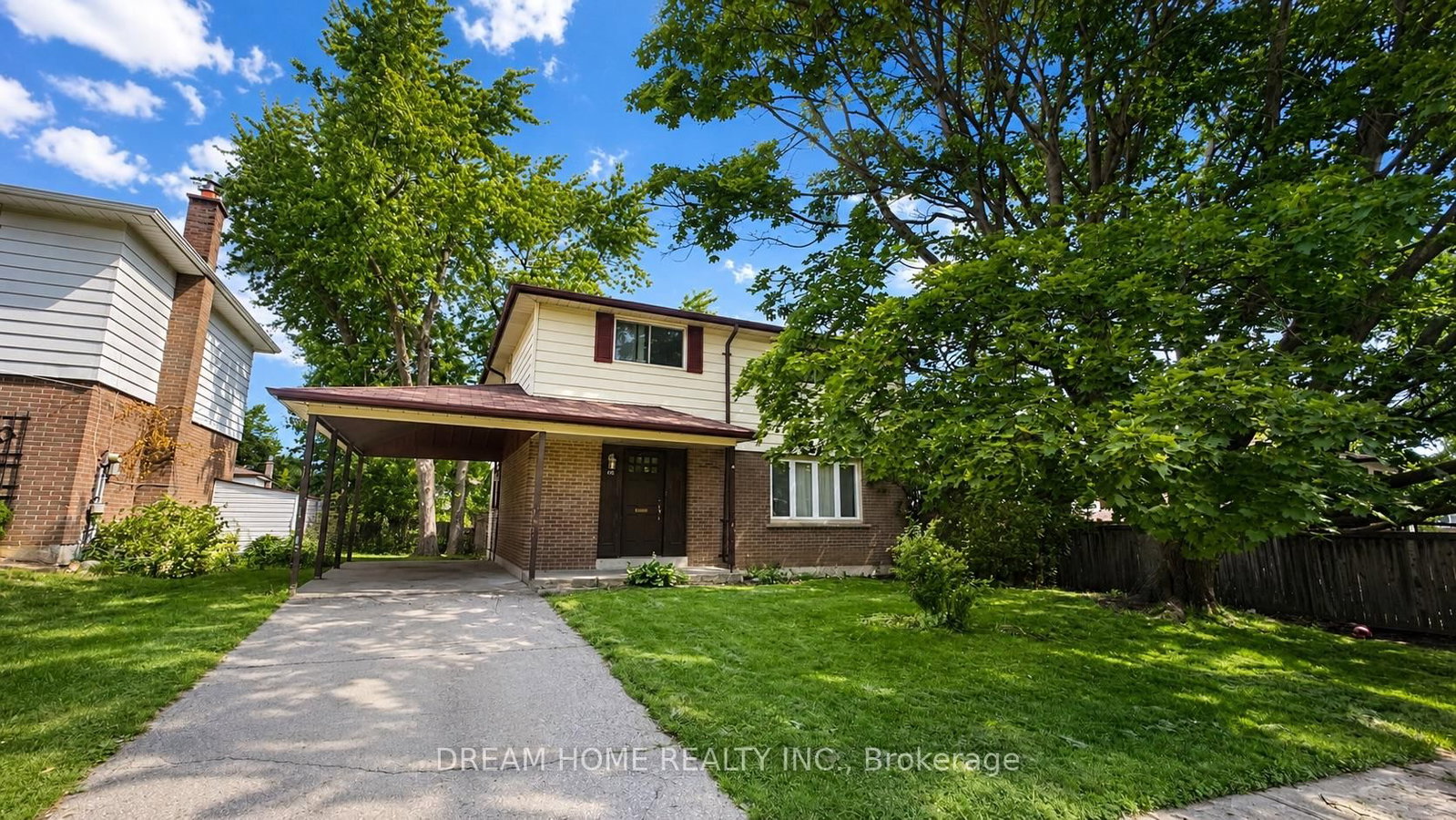 Basemen-46 Monmouth Court, Toronto, ON