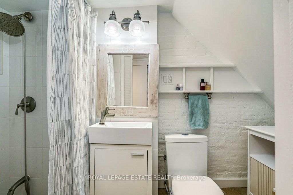 158 Waverley Road • Toronto, ON photo 32