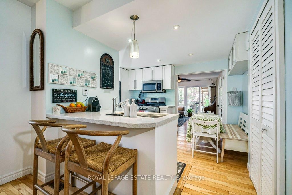 158 Waverley Road • Toronto, ON photo 9