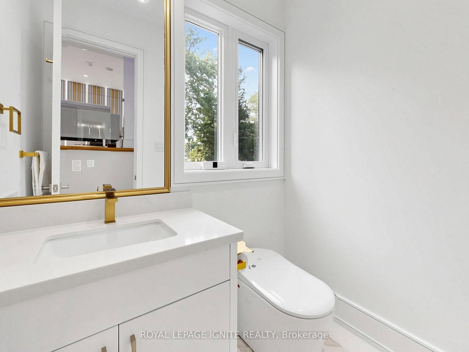 160 Manse Road N • Toronto, ON photo 15