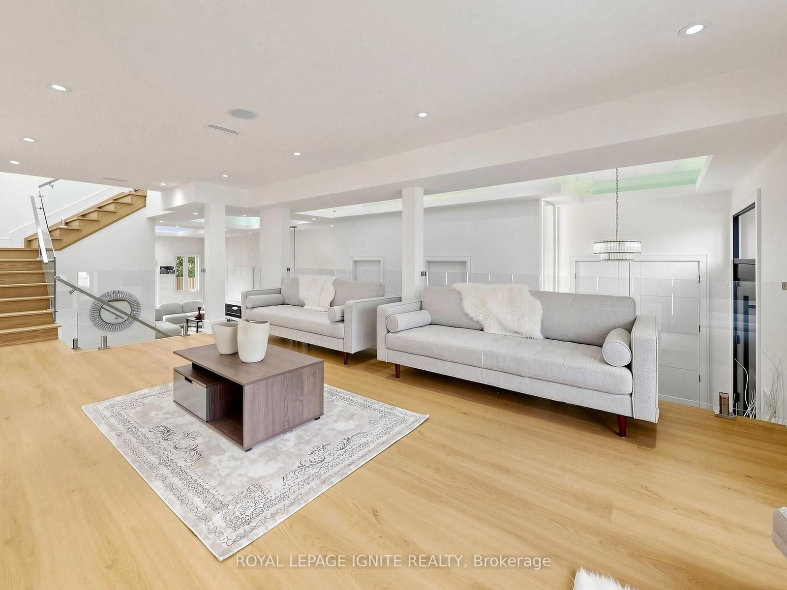 160 Manse Road N • Toronto, ON photo 20