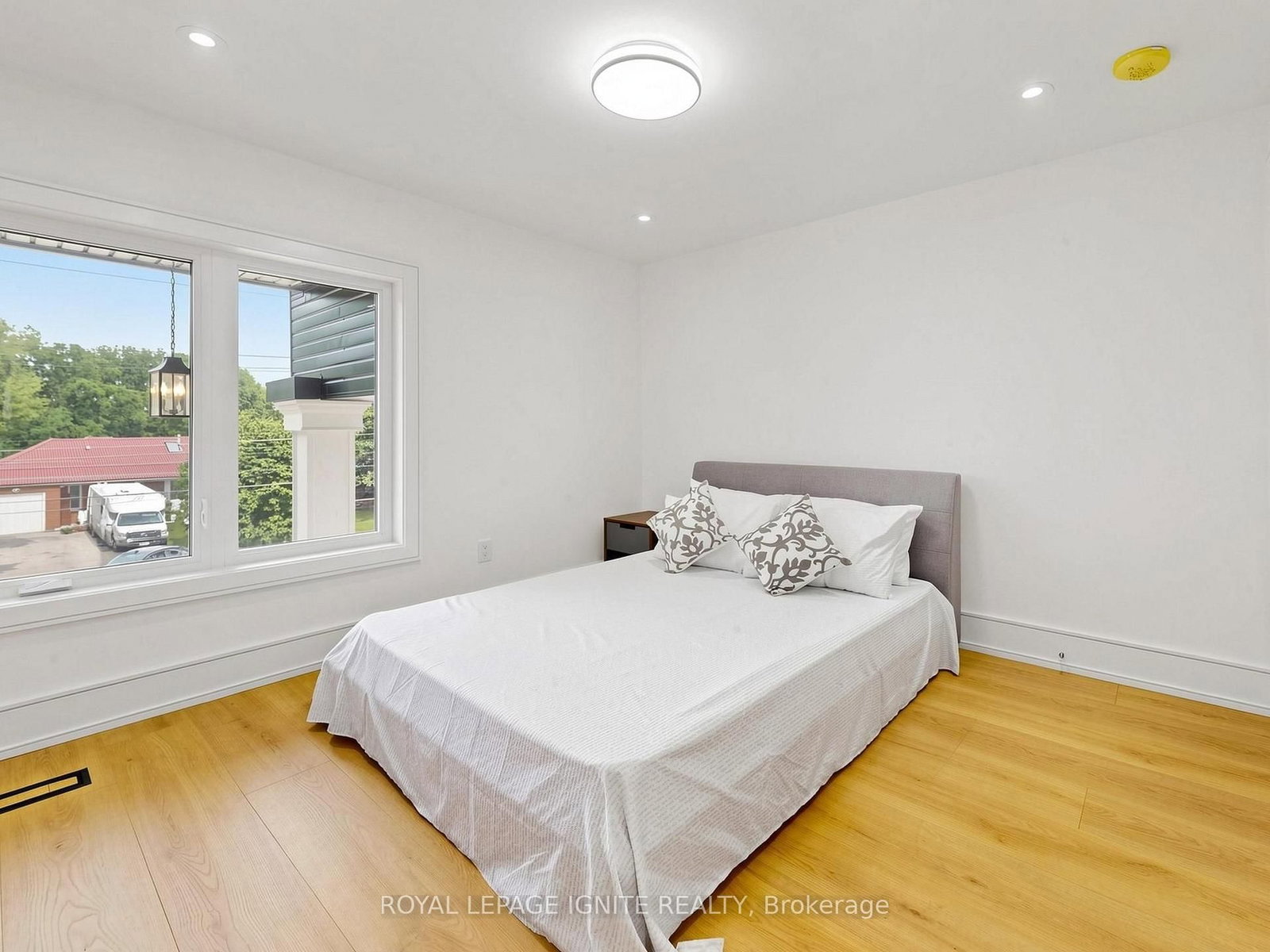 160 Manse Road N • Toronto, ON photo 30