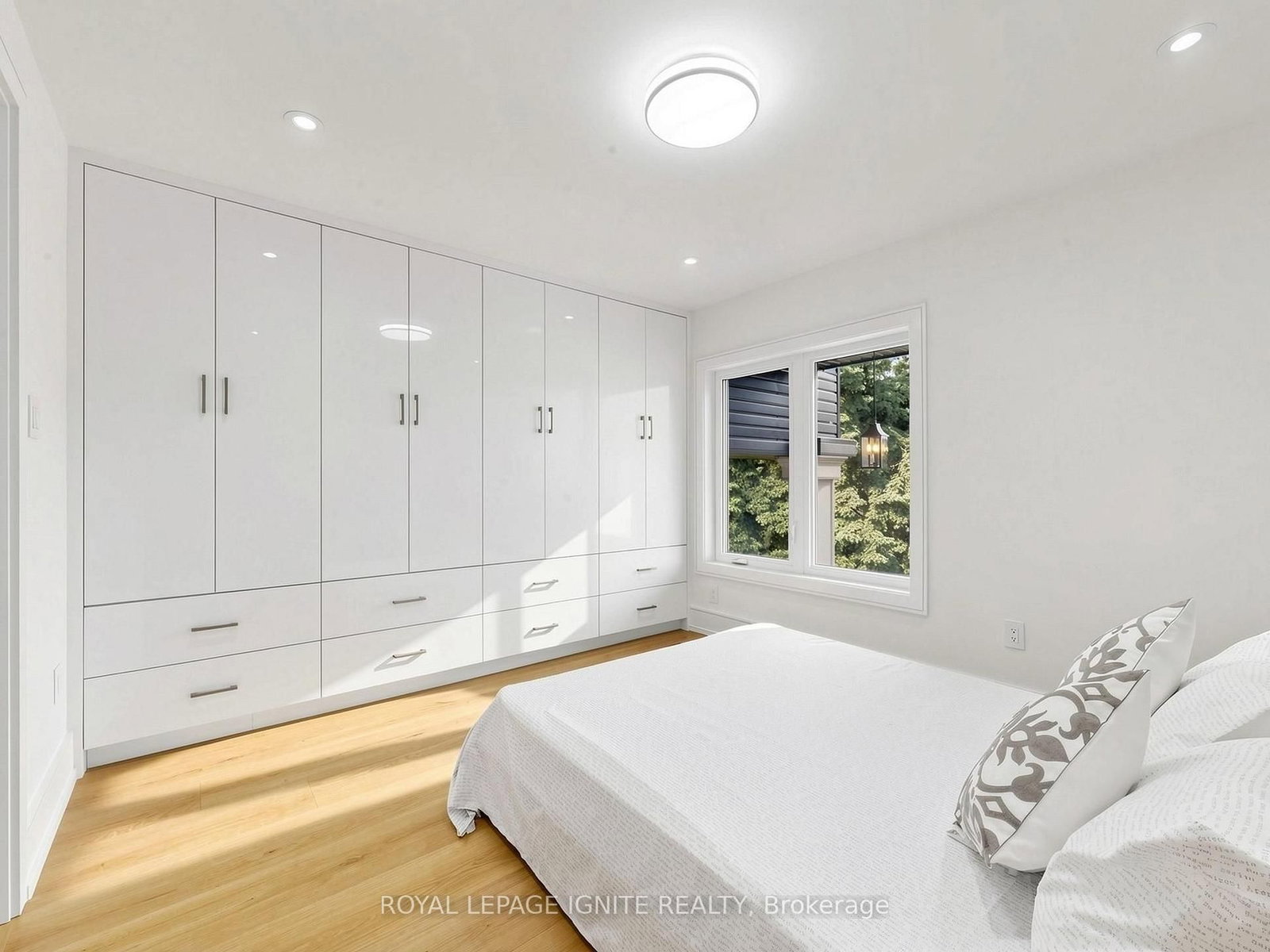 160 Manse Road N • Toronto, ON photo 31