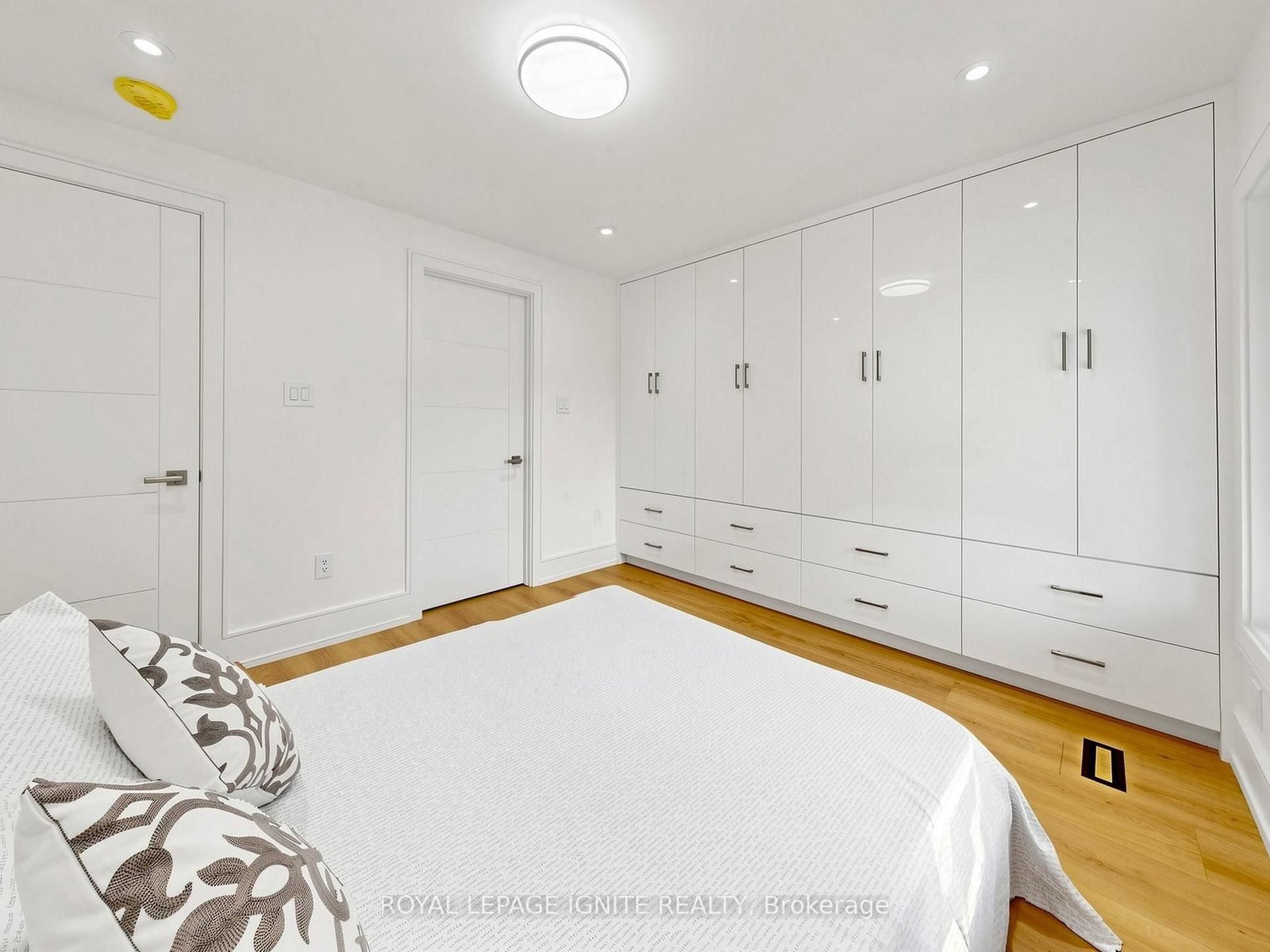 160 Manse Road N • Toronto, ON photo 32