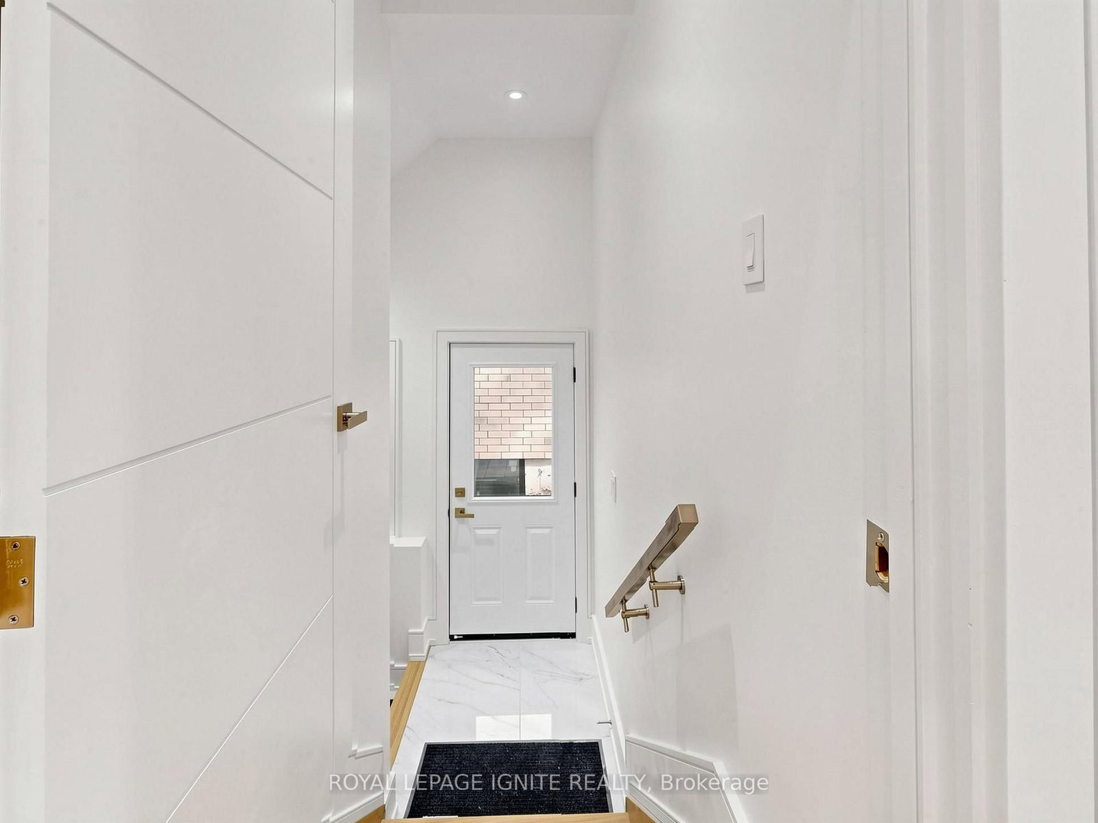 160 Manse Road N • Toronto, ON photo 38