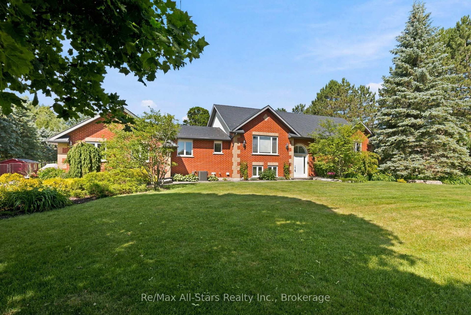 21180 Brunon Avenue • Scugog, ON photo 2