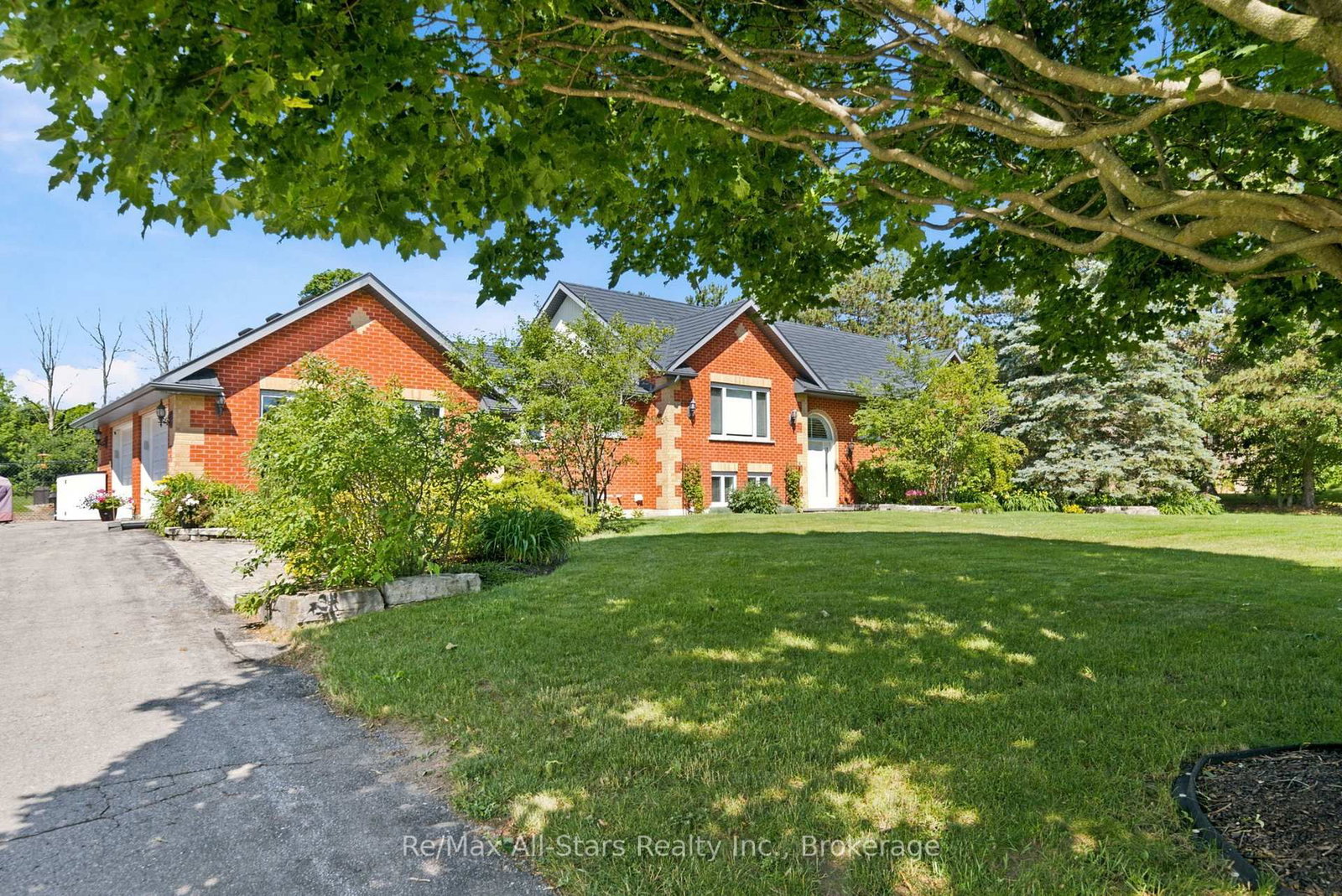 21180 Brunon Avenue • Scugog, ON photo 3