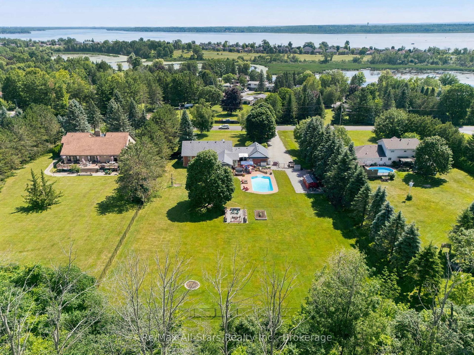 21180 Brunon Avenue • Scugog, ON photo 43