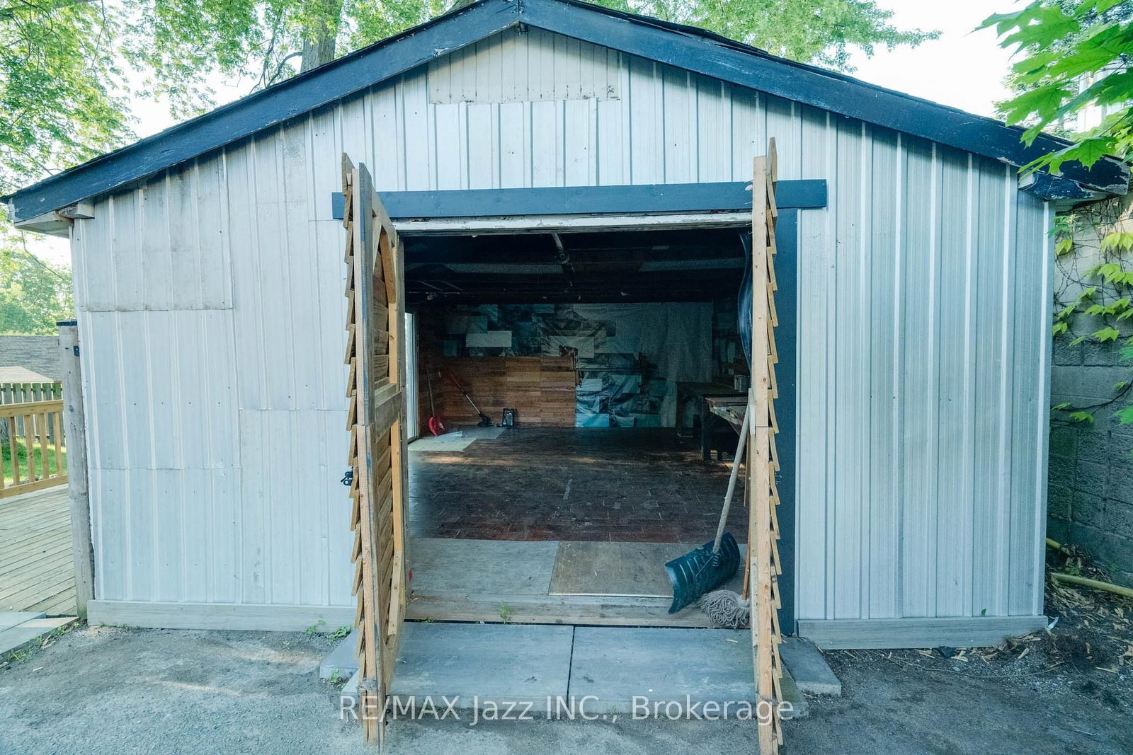 81 W Wellington Avenue • Oshawa, ON photo 35